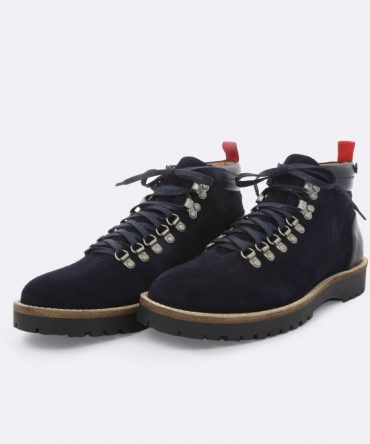 Navy boots in leather